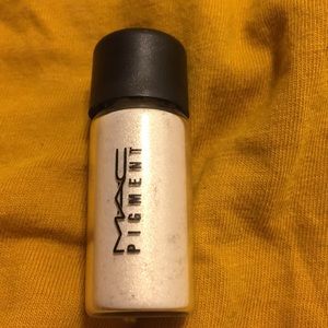 Mac pigment